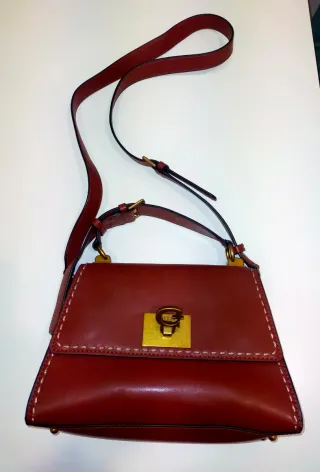 Bolso Guess Marrón y Dorado Mujer