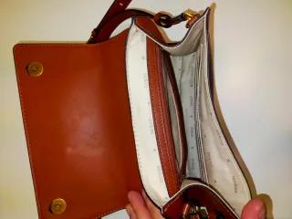 Bolso Guess Marrón y Dorado Mujer