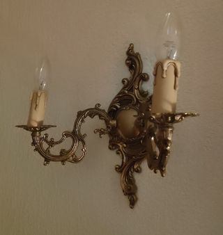 2 Lámparas de Pared Doradas