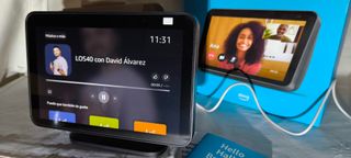 Echo Show 8 (2ª Gen) + Supporto (originale) Come Nuovo