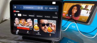 Echo Show 8 (2ª Gen) + Supporto (originale) Come Nuovo