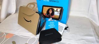 Echo Show 8 (2ª Gen) + Supporto (originale) Come Nuovo