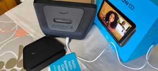 Echo Show 8 (2ª Gen) + Supporto (originale) Come Nuovo