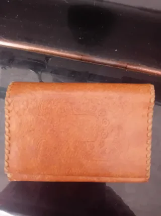 Portafogli in cuoio fatto a mano