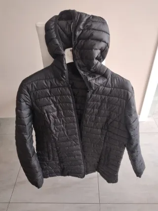 Giubbotto donna nero con cappuccio