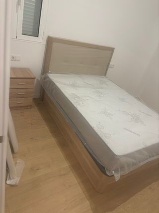 Canapé y colchón nuevo