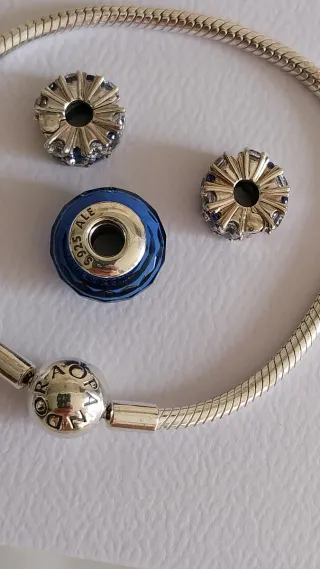 Pulsera Pandora Plata con charms Cristales Azules