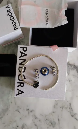 Pulsera Pandora Plata con charms Cristales Azules