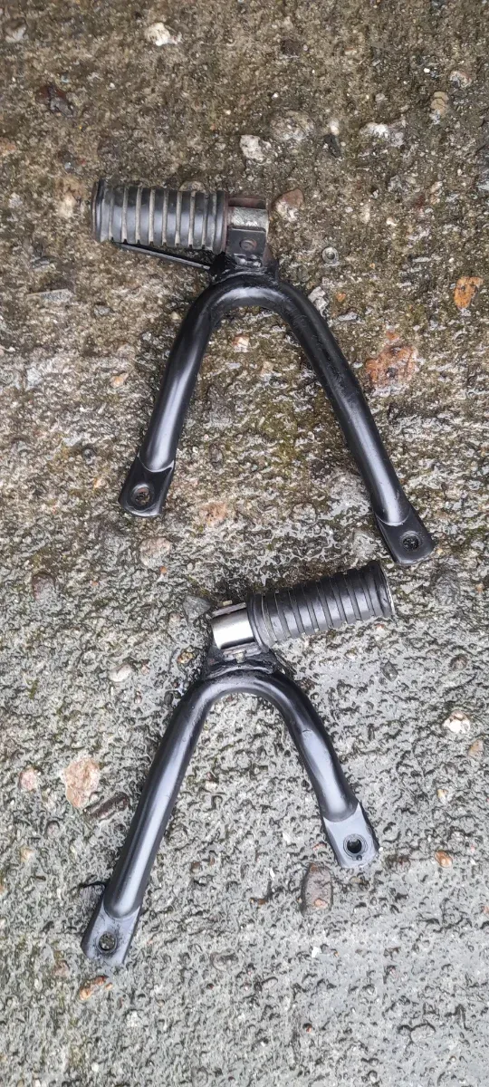 Soporte y estribos Yamaha DT 80 LC