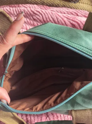 Bolso verde con correa COLLECTION