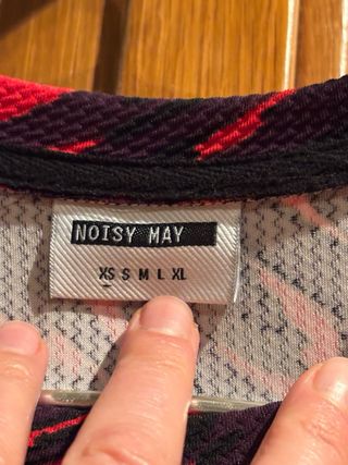 Vestido tubo estampado morado y rojo