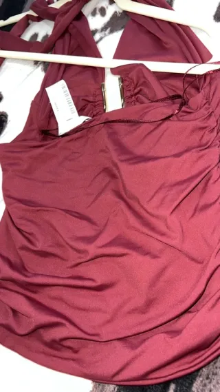 Top burdeos fiesta con detalle dorado