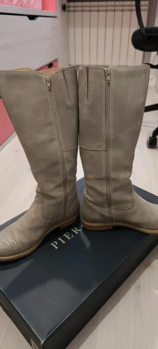 Botas altas grises talla 39