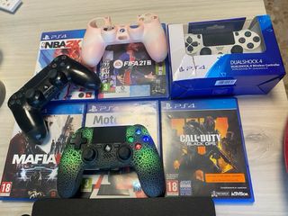 PS4 Slim Negra + 5 Juegos + 3 Mandos