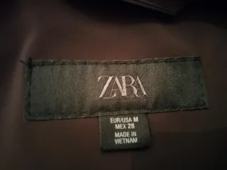 Parka Zara Negra con Capucha