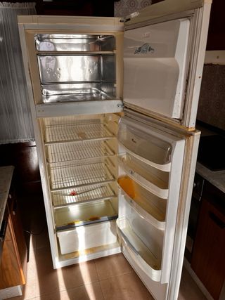 Nevera blanca Whirlpool