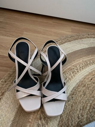 Tacones beige plataforma