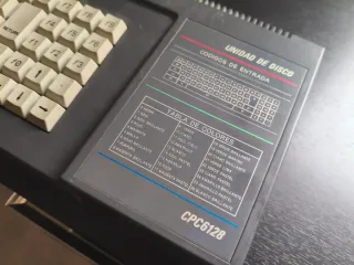 Amstrad CPC 6128 Ordenador + Joystick