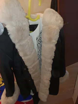 Abrigo mujer negro y beige