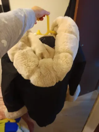 Abrigo mujer negro y beige