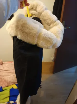 Abrigo mujer negro y beige