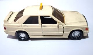Modellino Mercedes Benz 190 E 1:43