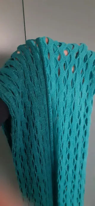 Bufanda crochet turquesa con flecos