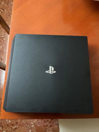 Playstation 4 Pro 1TB + 2 Mandos