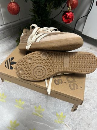 Adidas Bambas Beige y Blanco