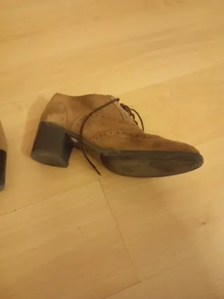 Zapatos de vestir marrones cómodos