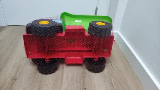 Camión de juguete grande