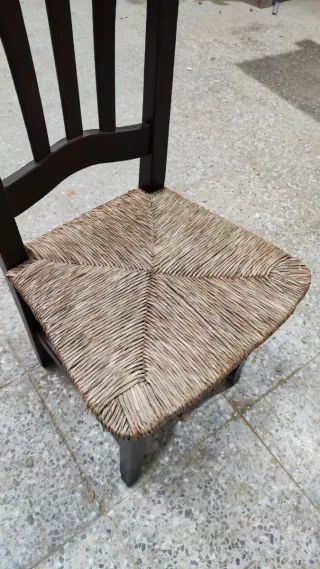Sillas de madera con asiento de enea