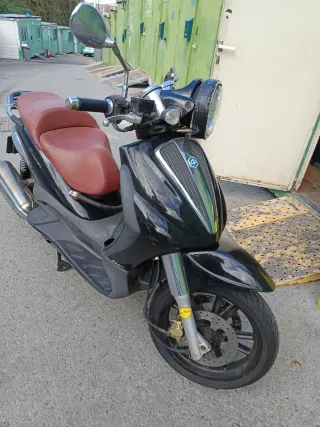 Piaggio Beverly 500 Scooter año 2005