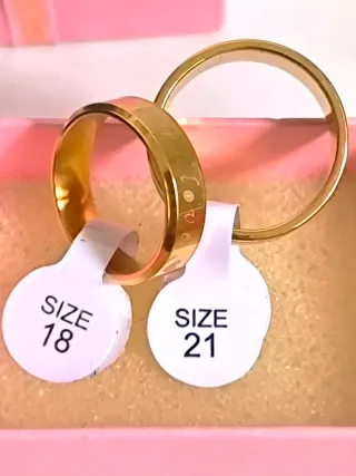 Conjunto de 2 anillos dorados