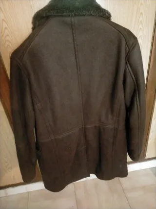 Chaquetón de piel marrón