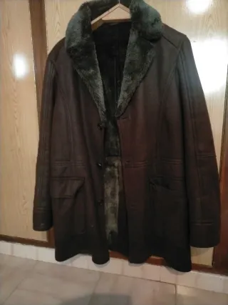Chaquetón de piel marrón