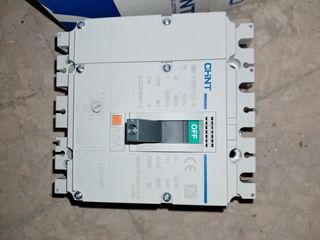 Interruptor CHNT NM8-125S/125/4 MCCB