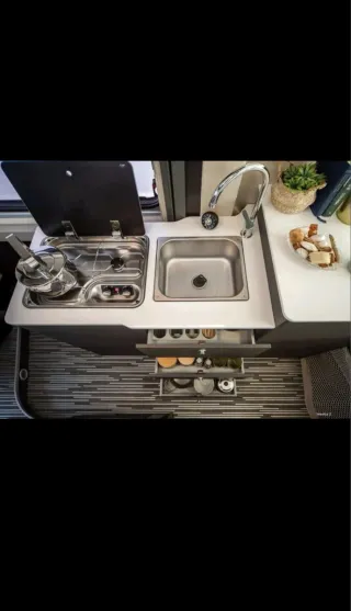 Alquiler Camper McLouis Menys