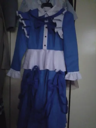 Traje regional azul y blanco