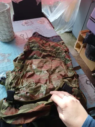 Mochila Camuflaje Verde y Rojo