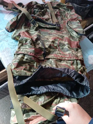 Mochila Camuflaje Verde y Rojo