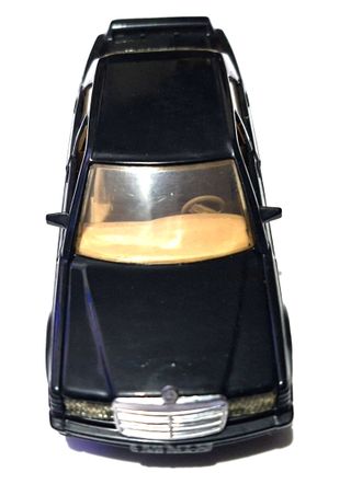 Modellino Mercedes Benz 190 E 1985 1:43