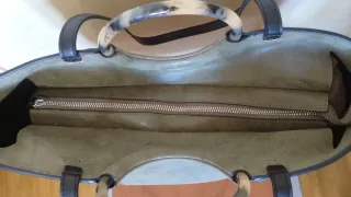 Bolso verde caqui con asas redondas