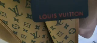 Abrigo Beige LV camel con capucha y cinturon, forr