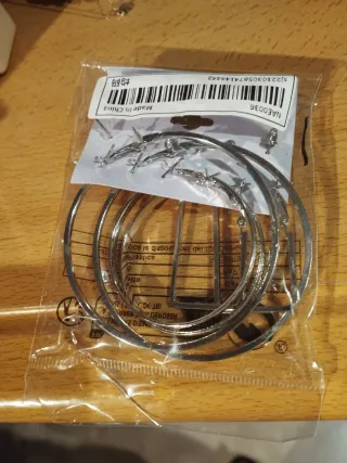 Pendientes de moda plateados sin abrir