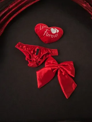 Conjunto Lencería Rojo + Corazón Love