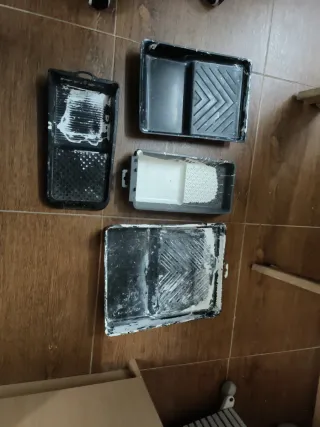 Bandejas y cubetas para pintura