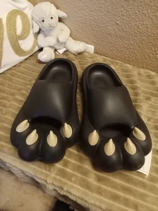 Chanclas divertidas estilo pata de animal