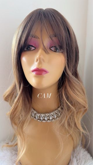 Peluca castaña con mechas rubia