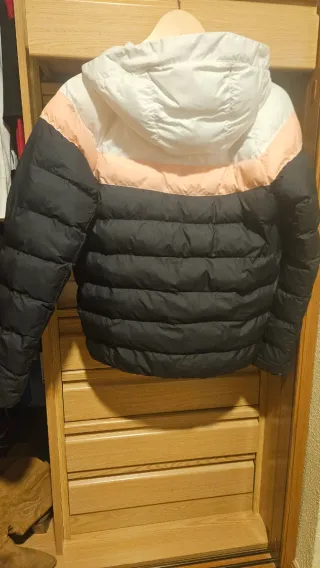 Abrigo de niño Nike Negro y Naranja.